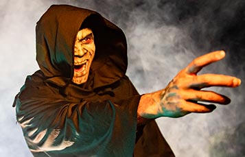 Ghoul at SeaWorld Howl-O-Scream